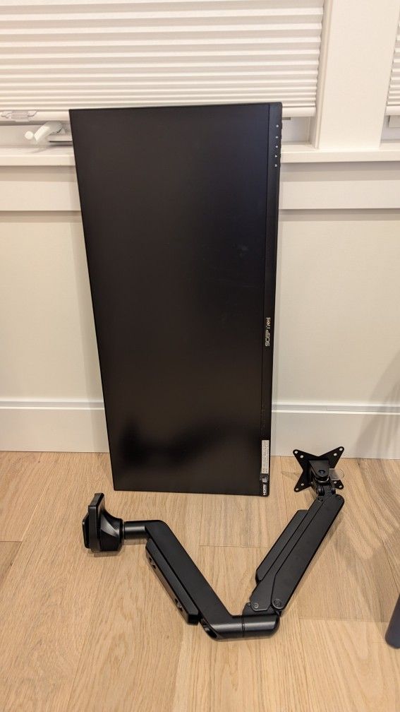 34 inch UltraWide Monitor, Build-in Speakers, Desk Mount and Stand