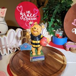 Jim Shore Disney Traditions: Winnie the Pooh 
"Bumble Pooh" 🧸🐝🍯
