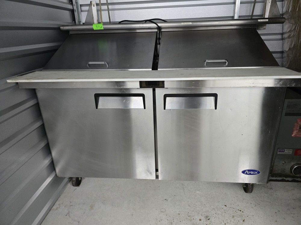 Atosta 60" LIKE NEW Sandwich Megatop Unit
