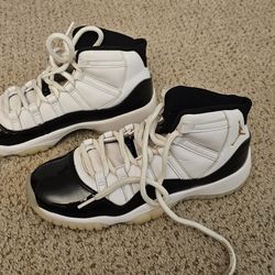 JORDAN 11 RETRO Defining Moments DMP Gratitude 378038-170 2023 in hand 7Y