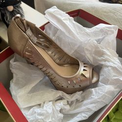 Woman Shoes Size 7 Brand New High Hills