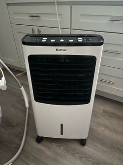 Portable evaporative air cooler