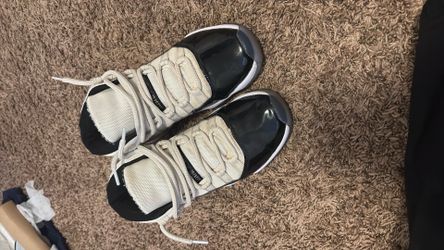 Concord 11s Size 8.5