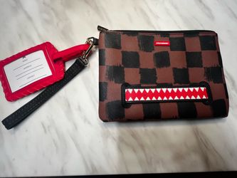 SPRAYGROUND SHARKS IN PARIS VANQUISH CROSSOVER CLUTCH