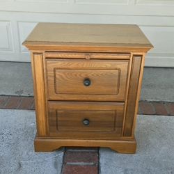  Solid Wood Nightstands W/2 Drawers, Pre-owned Good Condition, Please Read The Description. 