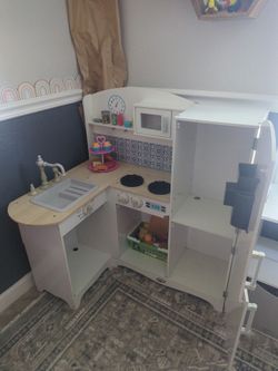 Used play kitchen