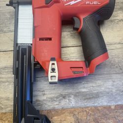 Milwaukee  m12