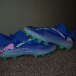 Puma Future 7 Pro FG/AG soccer cleats.