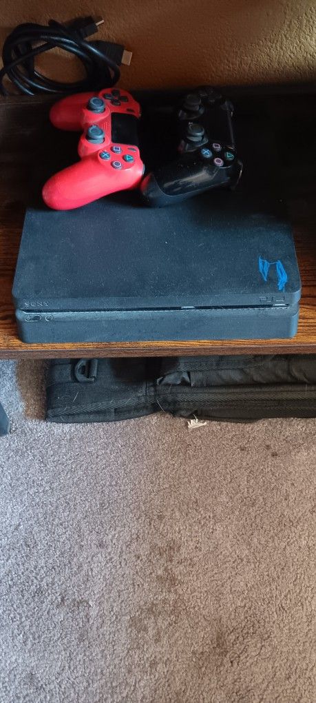 PS4 Slim