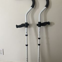 Crutches (muletas)