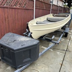 Boat And trailer For Sale. 
