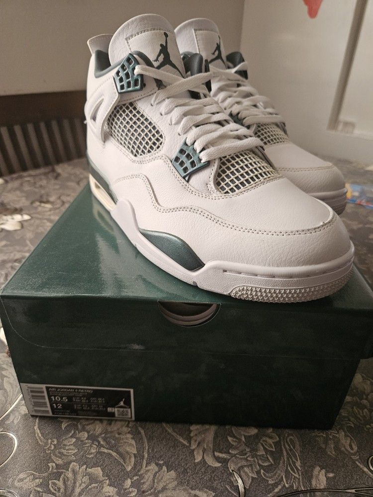 Jordan 4 Retro 