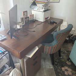 Chic Wooden Gold Desk & Cozy Retro Chair – Home Office Ready
