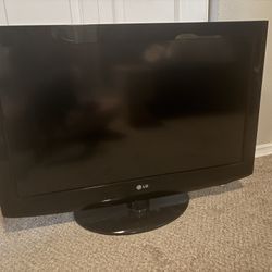 LG 32” TV with Chromecast – Works Great!