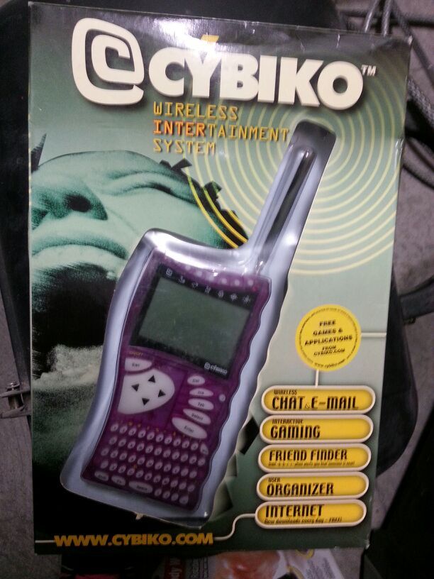 Cybiko wireless intertainment system