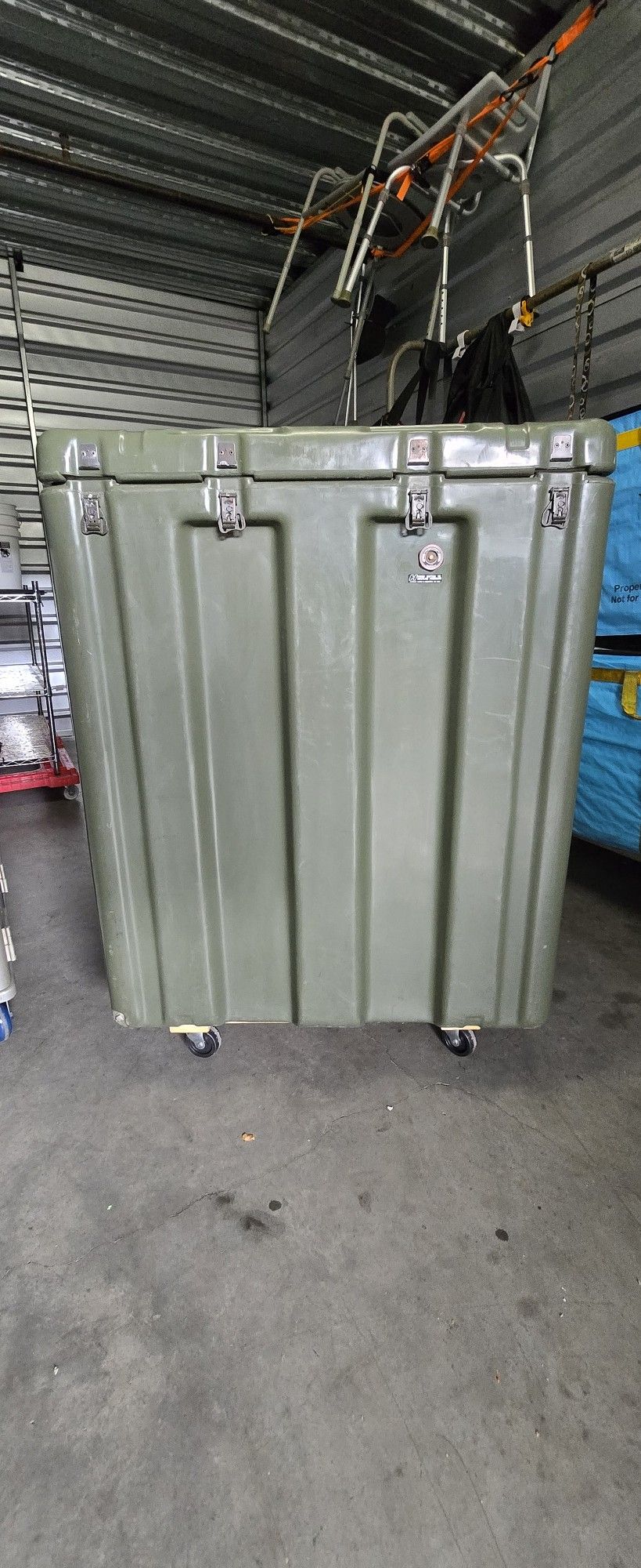 Hardigg Rolling Case 2 Wheel Airlock 2 Handle 8 Locking Latch