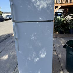 Hotpoint  By GE refrigerator  