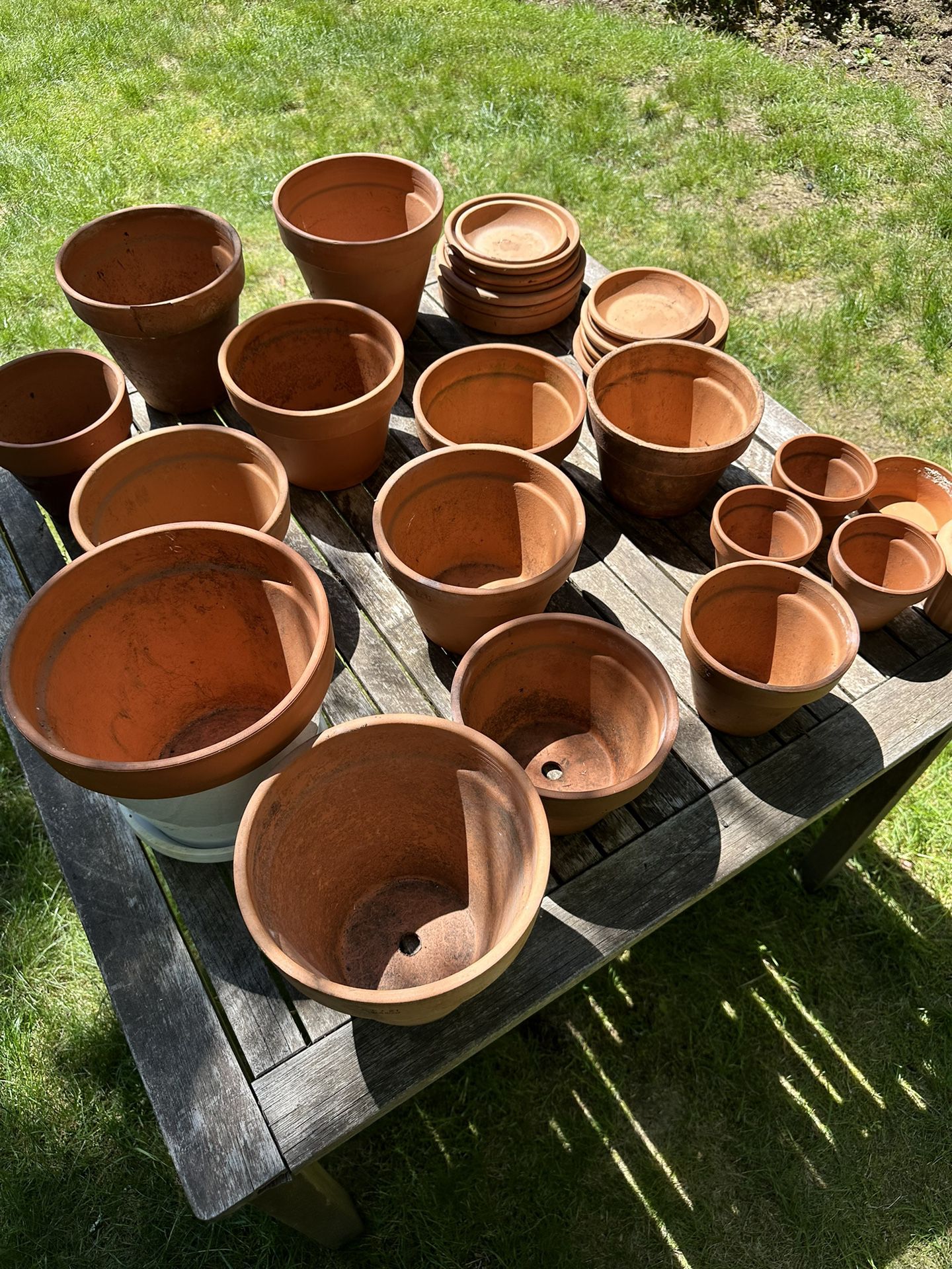 Terracotta pots /trays