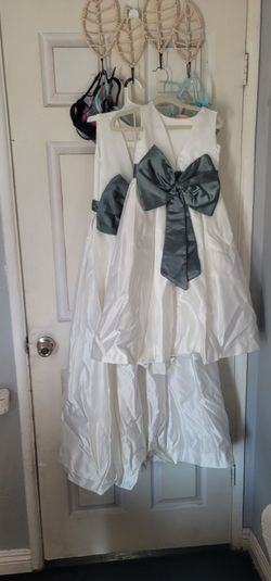 Flowe gril dresses 4t and 10