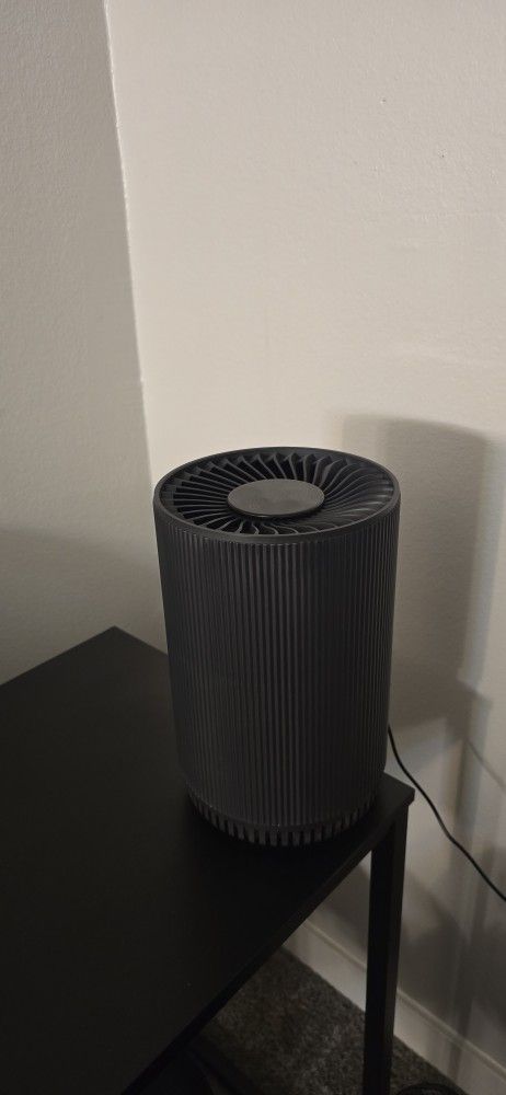 Air Purifier – Quiet, Compact, HEPA Filter – Excellent Condition – $20