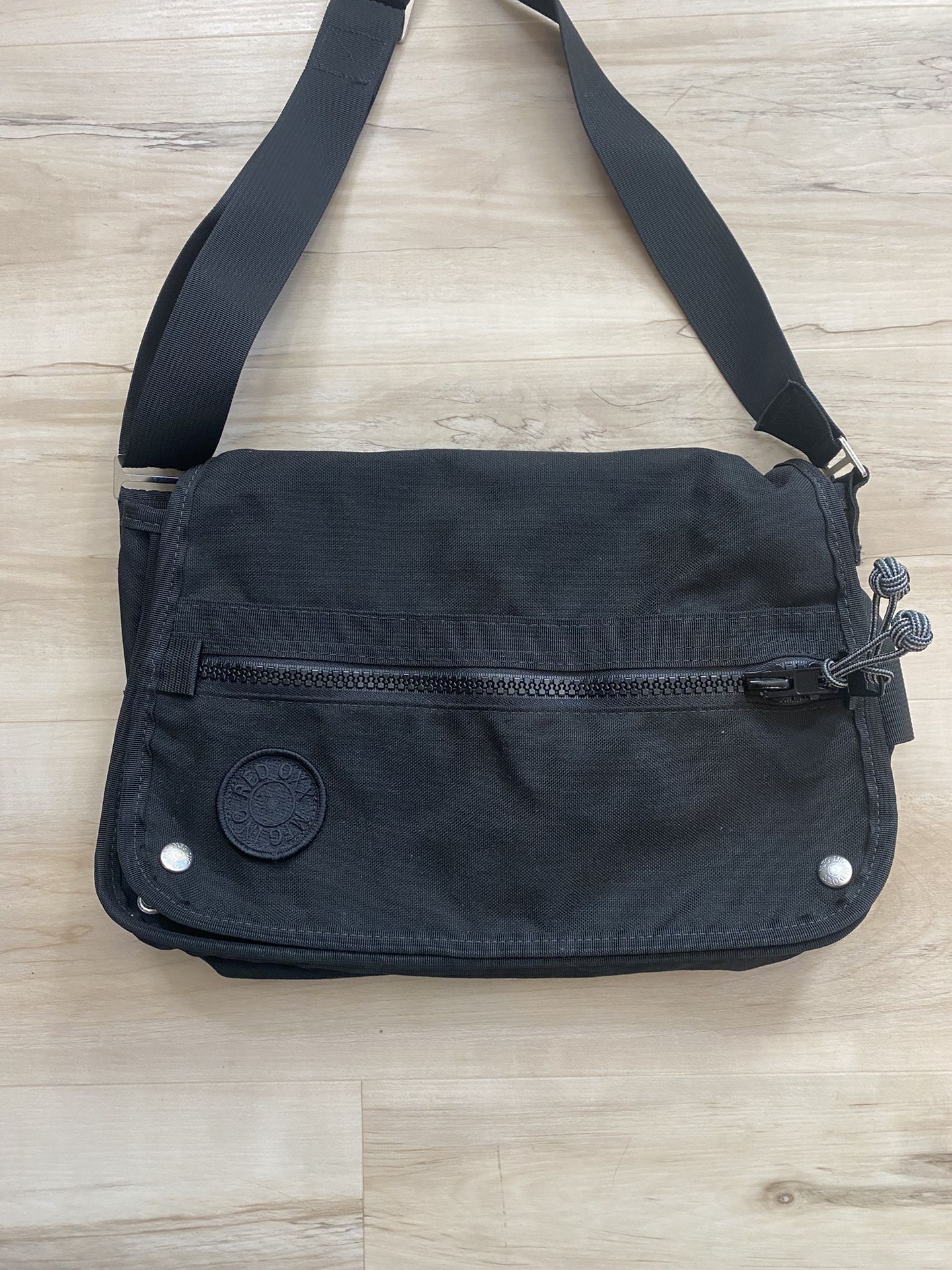 Red Oxx Chica Bag – Durable Crossbody Tote – Excellent Condition