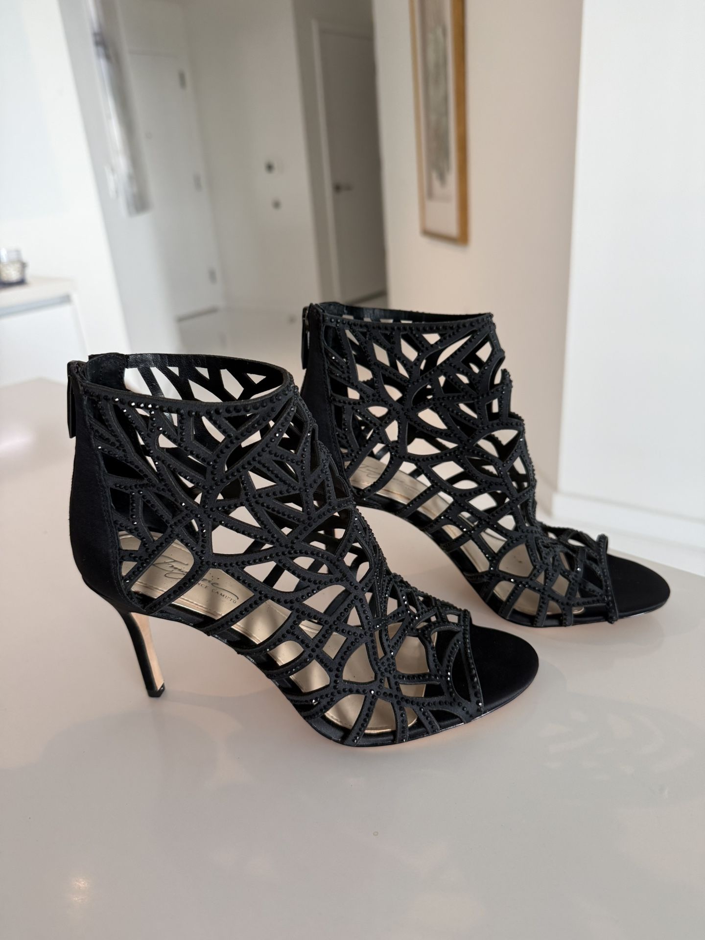 VINCE CAMUTO DESIGNER LADY SHOES NEW