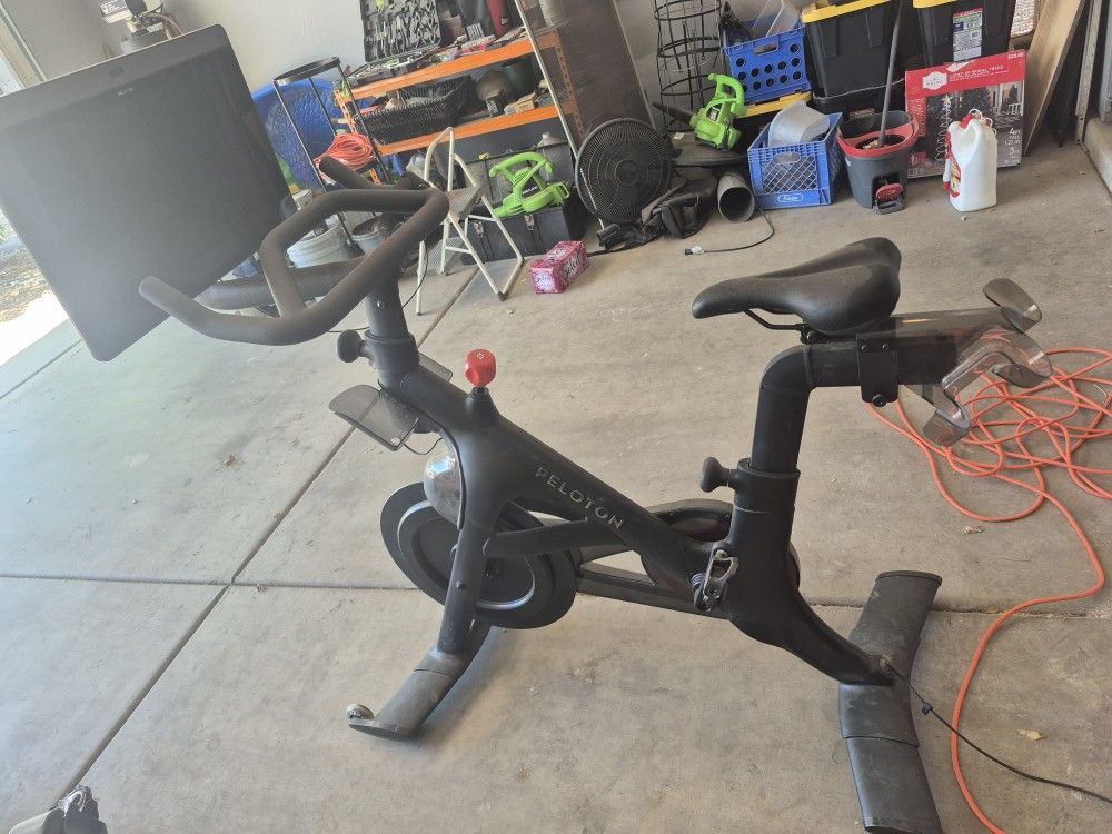 Pelaton Stationary Bike