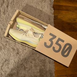 Yeezy Size 6 Men Brand New 