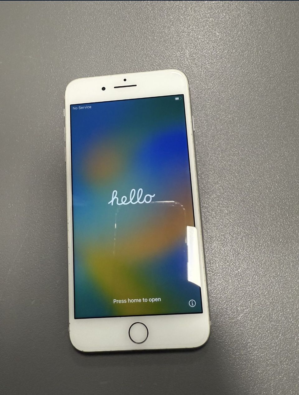iphone 8 plus (Used)