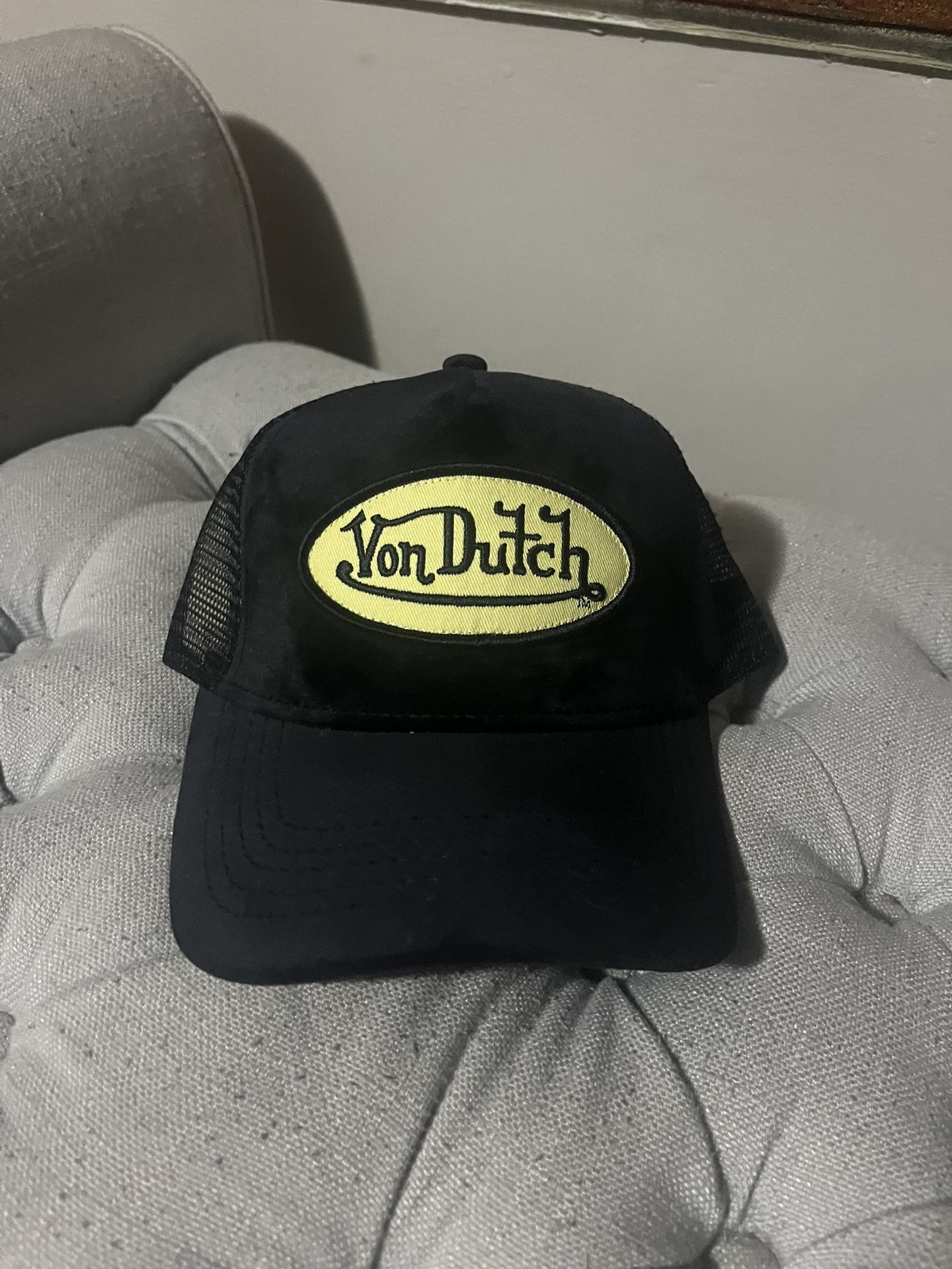 Von Dutch Black Velvet Trucker Hat SnapBack NWT