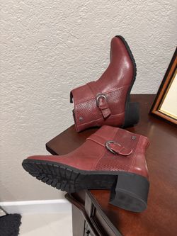 Size 6.5 Or Slim 7 GENUINE LEATHER GORGEOUS WINTER BOOTS 👢 WOMENS Gift 🎁 Christmas Autumn 🍂 