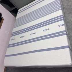 Gel Memory foam Queen mattress 