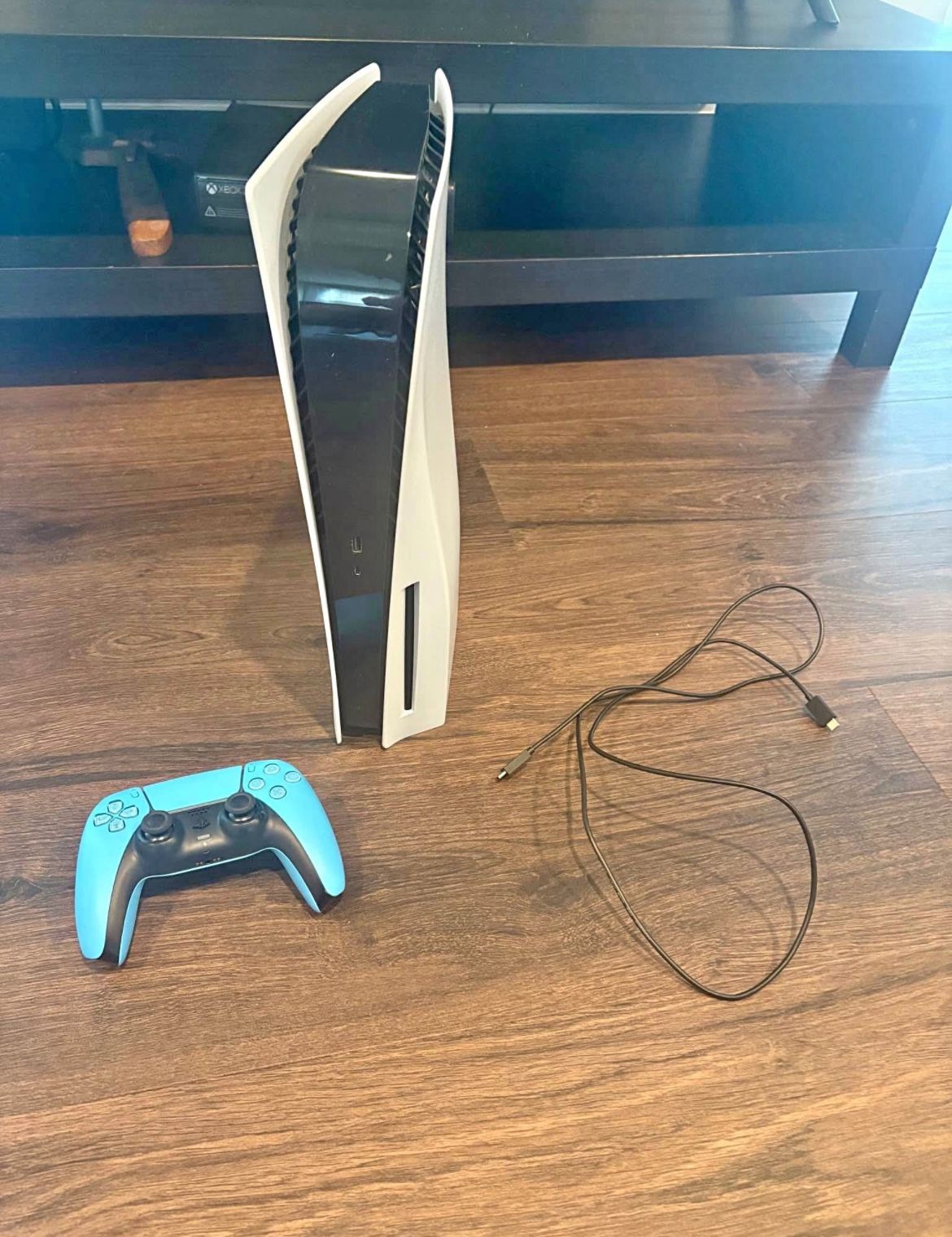Digital/Disk PS5 with controller/charger