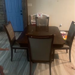 Manchester Adjustable Dining Table