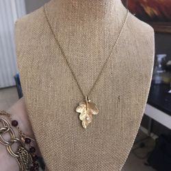 Gold Leif Pendant and Necklace 