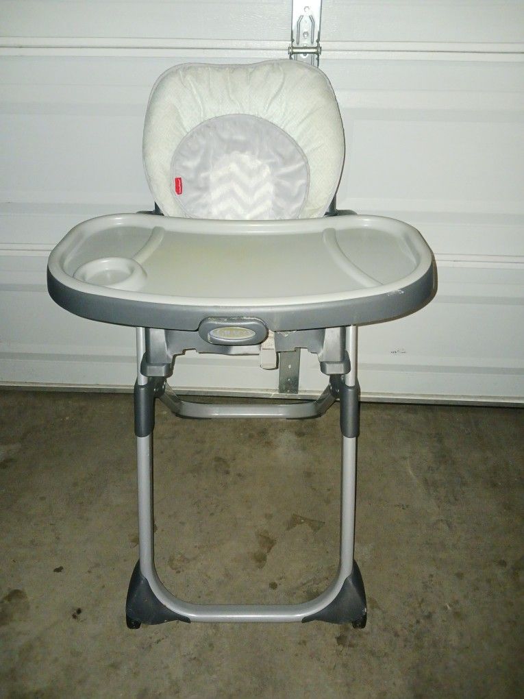 Baby sit high chair