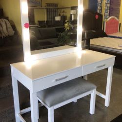 Vanity And Stool $450