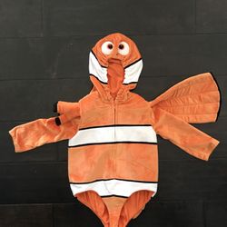 Finding Nemo costume from Disney store 2t-4t xxs