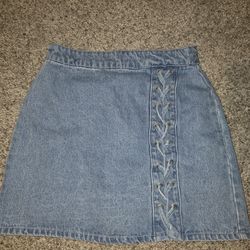 Skirt size small