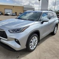 2023 Toyota highlander LE Sport