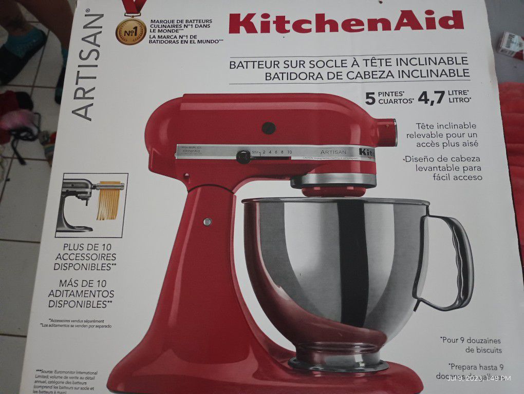 KitchenAid Pro 600 Stand Mixer & Accessories for Sale in Palm Beach, FL -  OfferUp