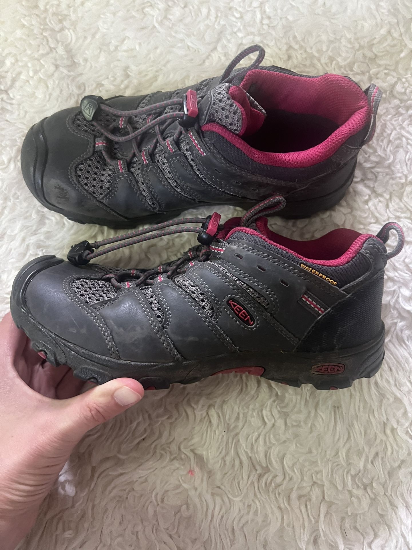 Keen Girl Hiking Shoes