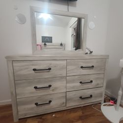 6-Drawer Dresser with Mirror