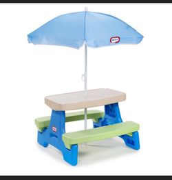 Little Tikes Picnic Table with Umbrella