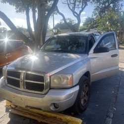2006 Dodge Dakota SLT