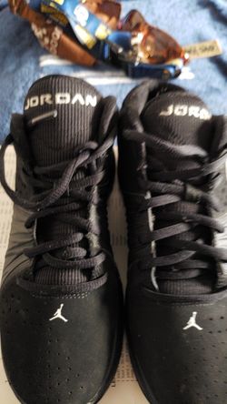 Size 5 1/2 boys or womans