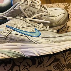 Nike Initiator Running Tennis Shoes Women 