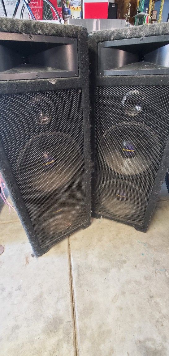 PRO STUDIO SPEAKERS