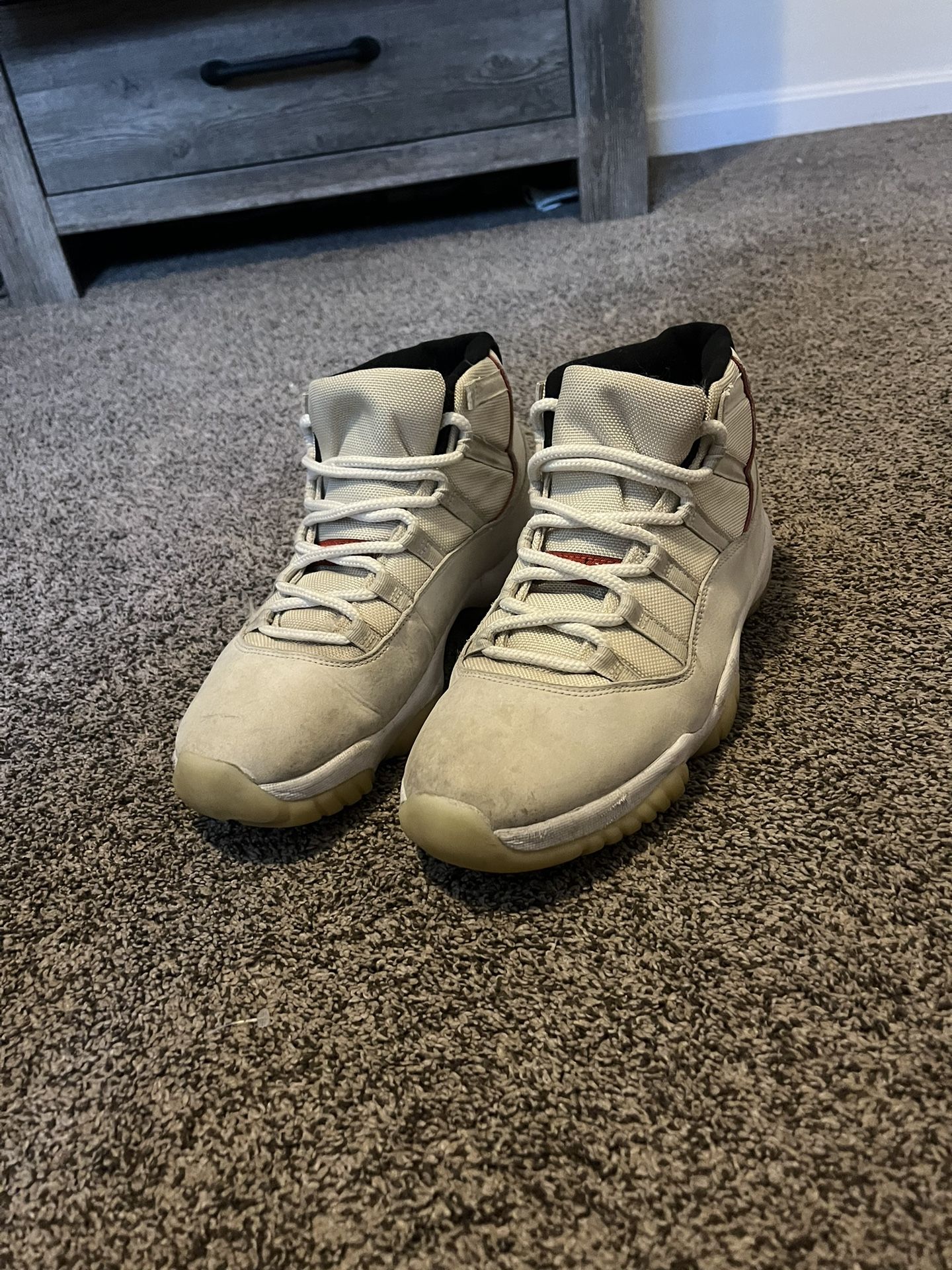 Jordan 11 Platinum Tints