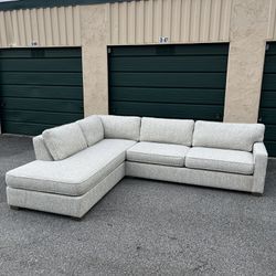 Havertys Sectional / Free Delivery 